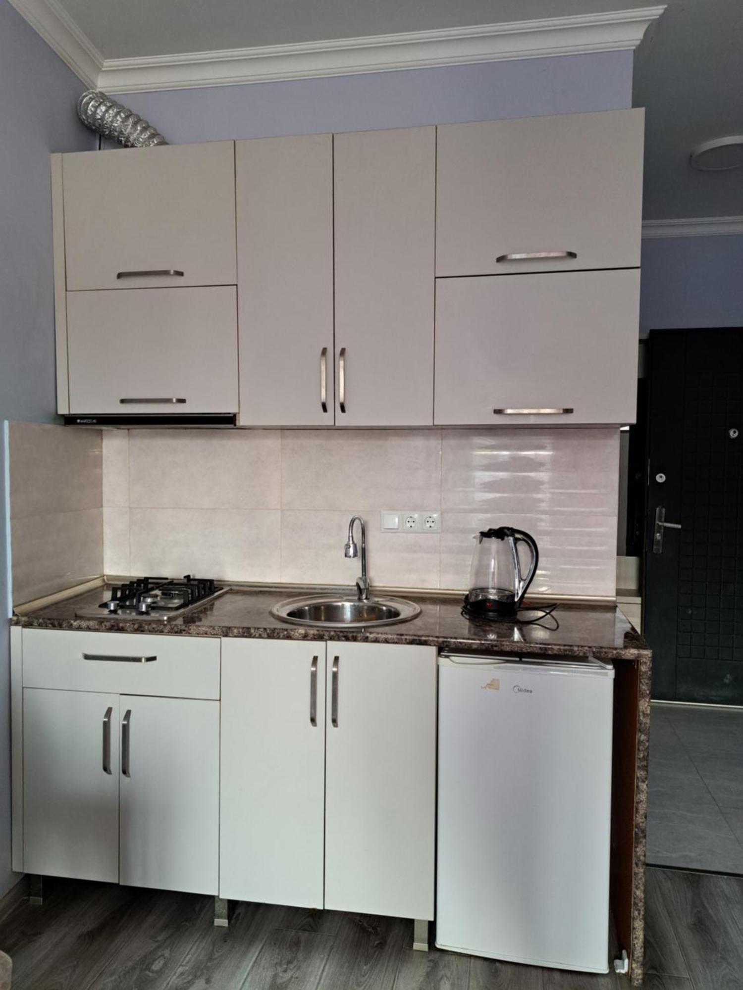Karvi Hostel & Suites Батумі Екстер'єр фото