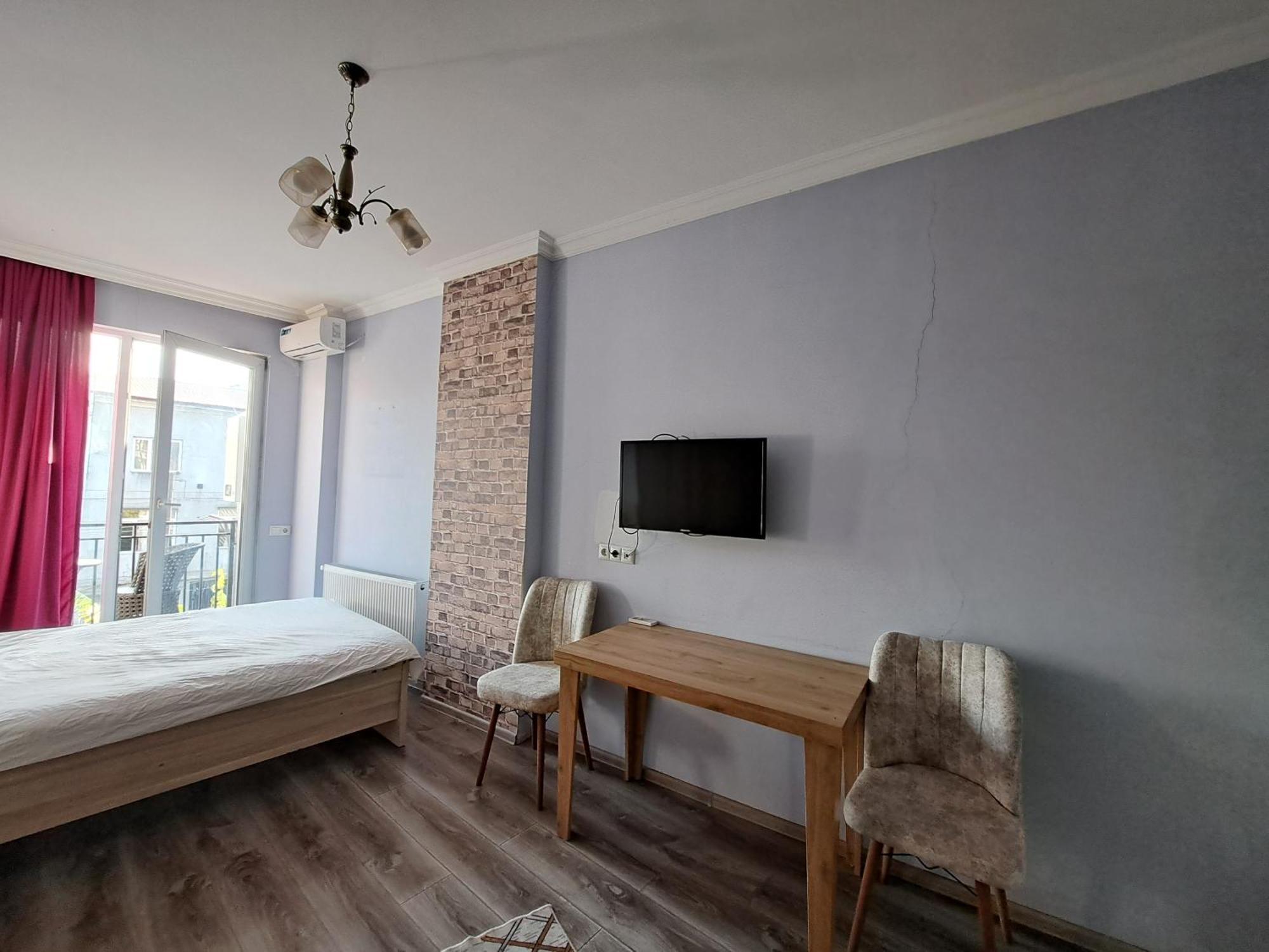 Karvi Hostel & Suites Батумі Екстер'єр фото