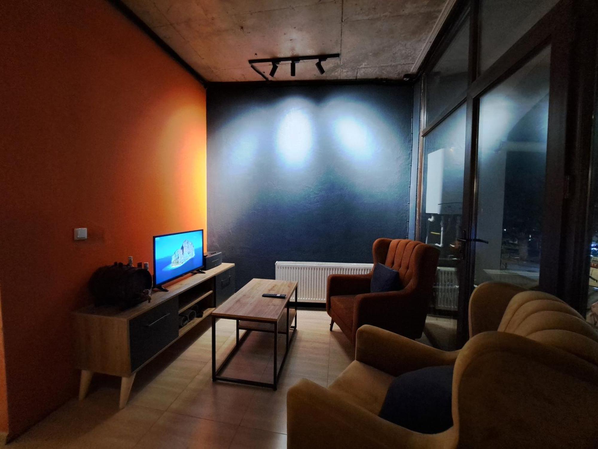Karvi Hostel & Suites Батумі Екстер'єр фото
