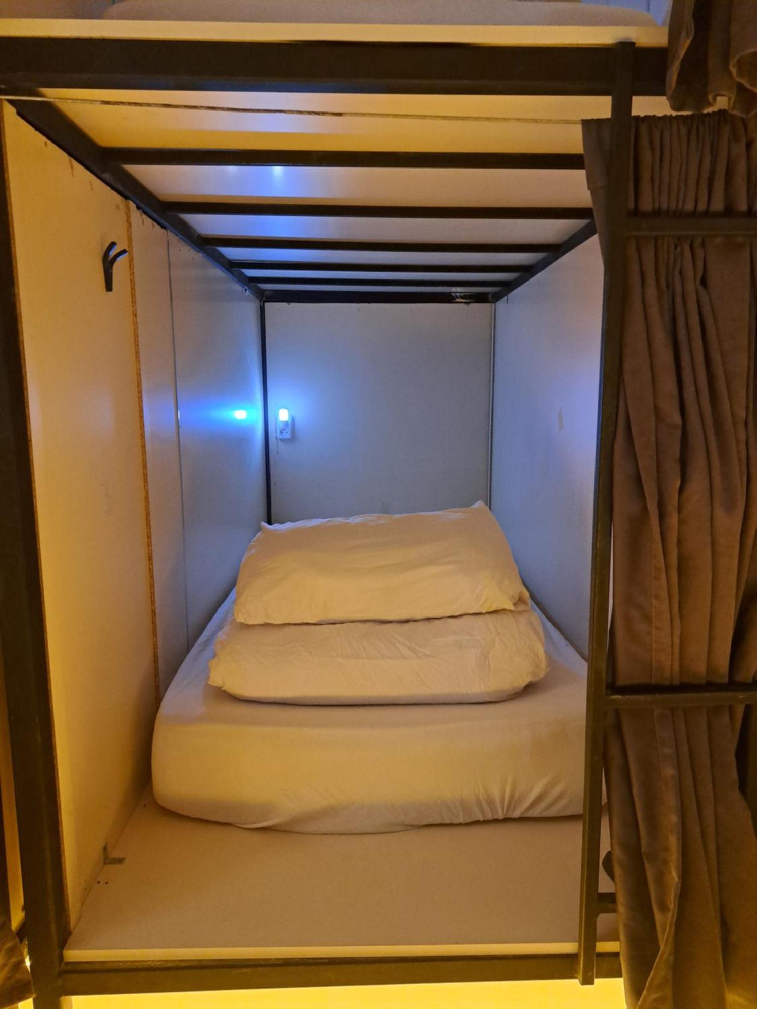 Karvi Hostel & Suites Батумі Екстер'єр фото