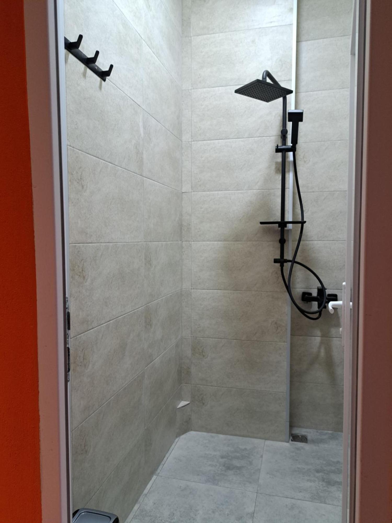 Karvi Hostel & Suites Батумі Екстер'єр фото